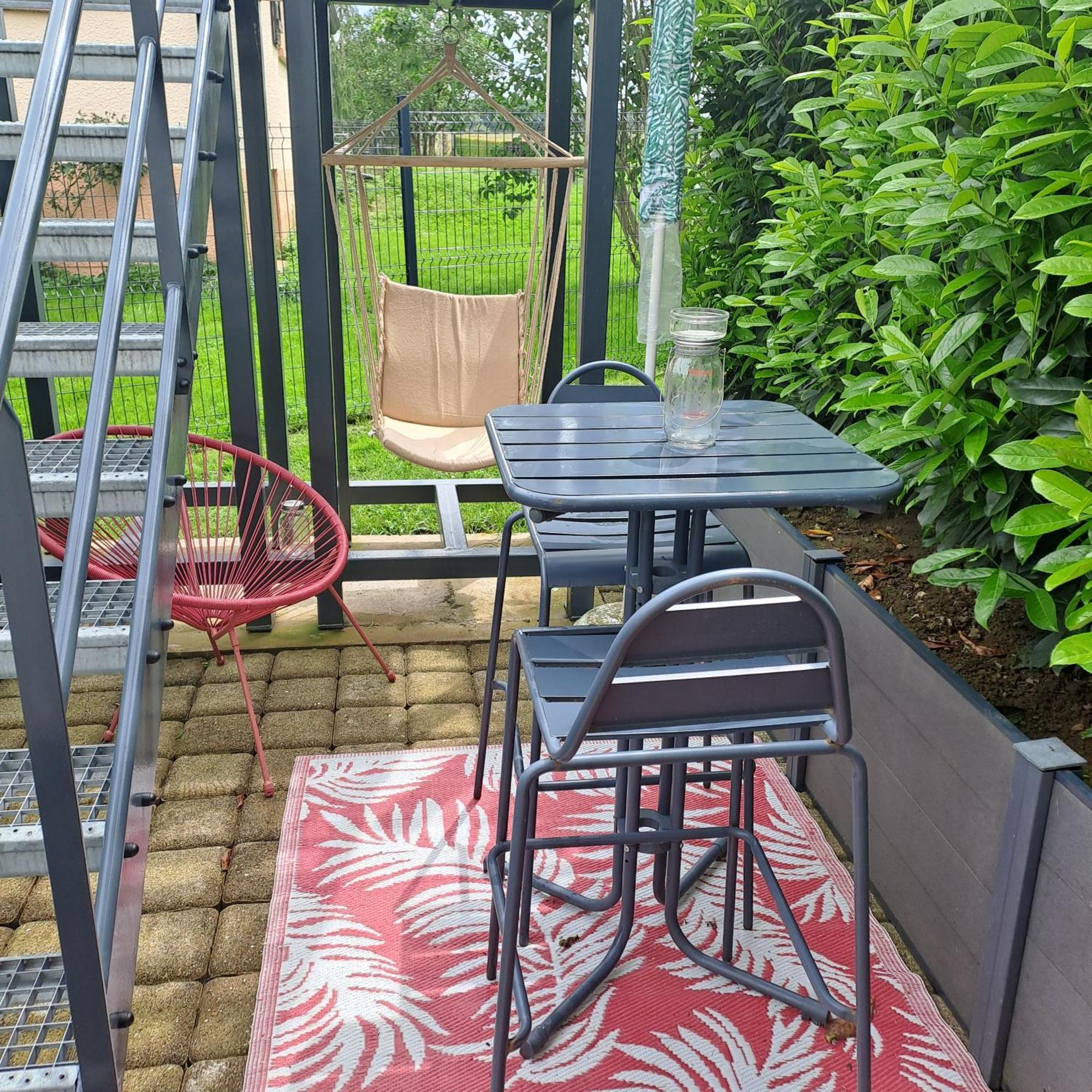 Studio Cosy Spacieux Lumineux Avec Terrasse Vezelois Exteriör bild
